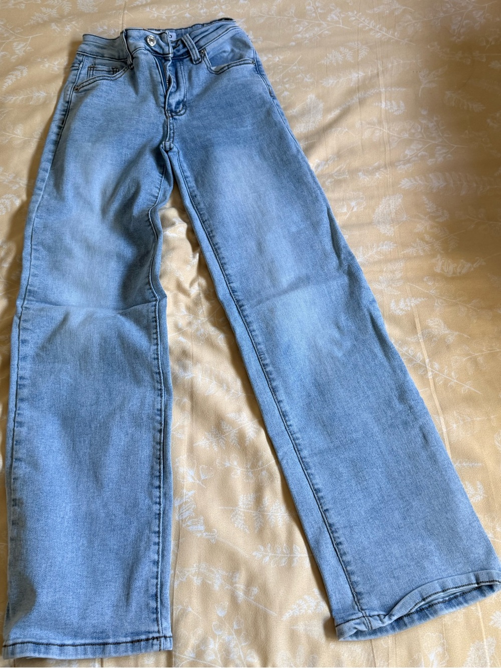 Straight Leg Women's Jeans in Light Blue